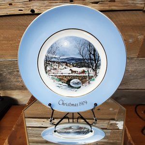 Avon Christmas Plate Series - 1979 - Dashing Through the Snow - Seventh Edition